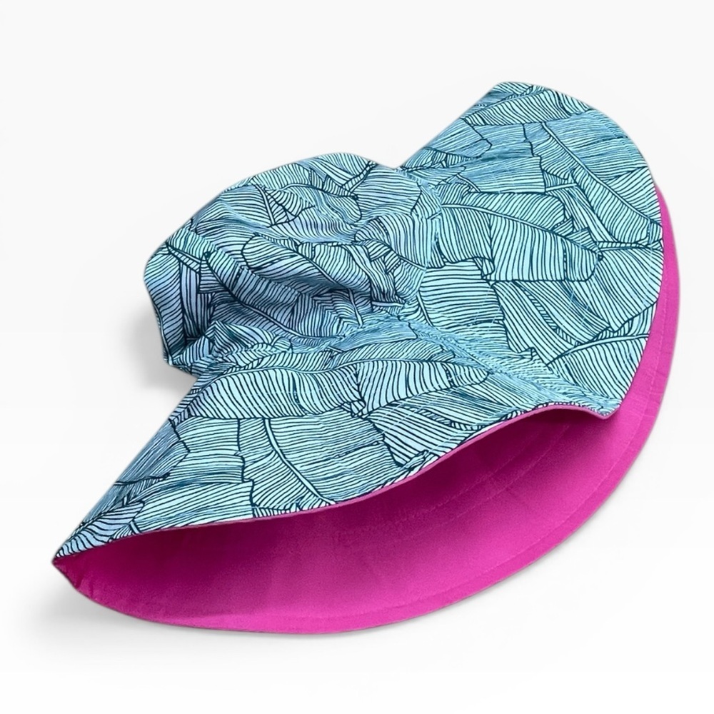 Sage & Emily (One Size) Reversible Hat Green Palm Print / Pink - Travel Friendly